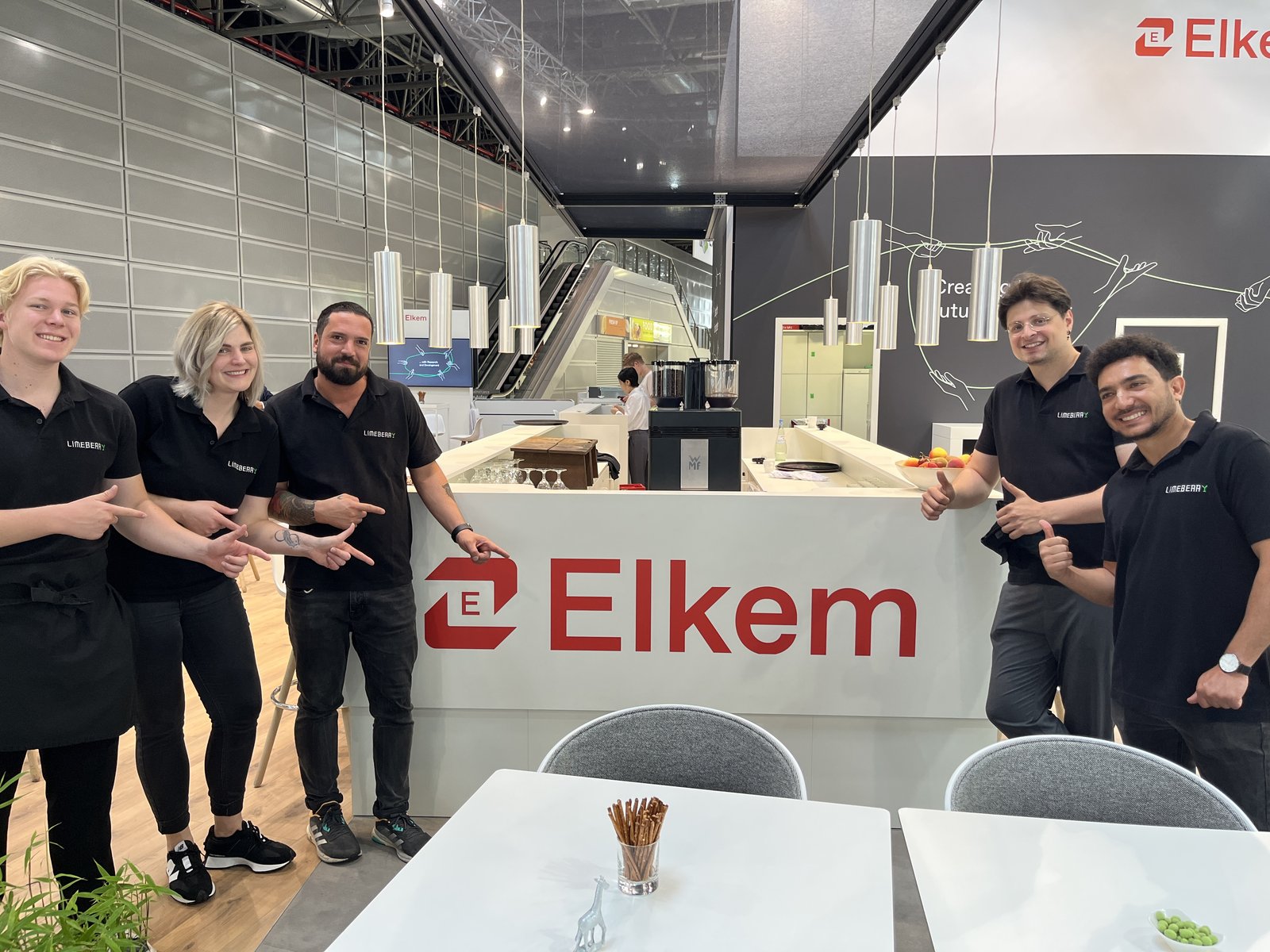 Messe-Catering Düsseldorf – Limeberry Team am Elkem Messestand