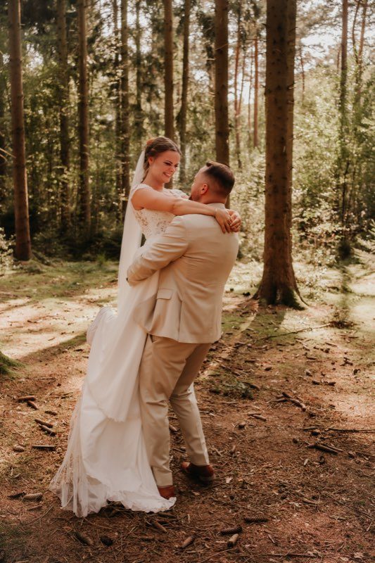 Outdoor-Hochzeit: Catering-Tipps für die Feier unter freiem Himmel